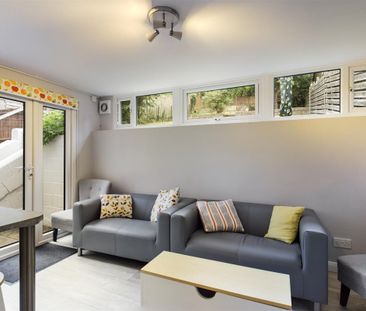 The Avenue, Brighton - Photo 1