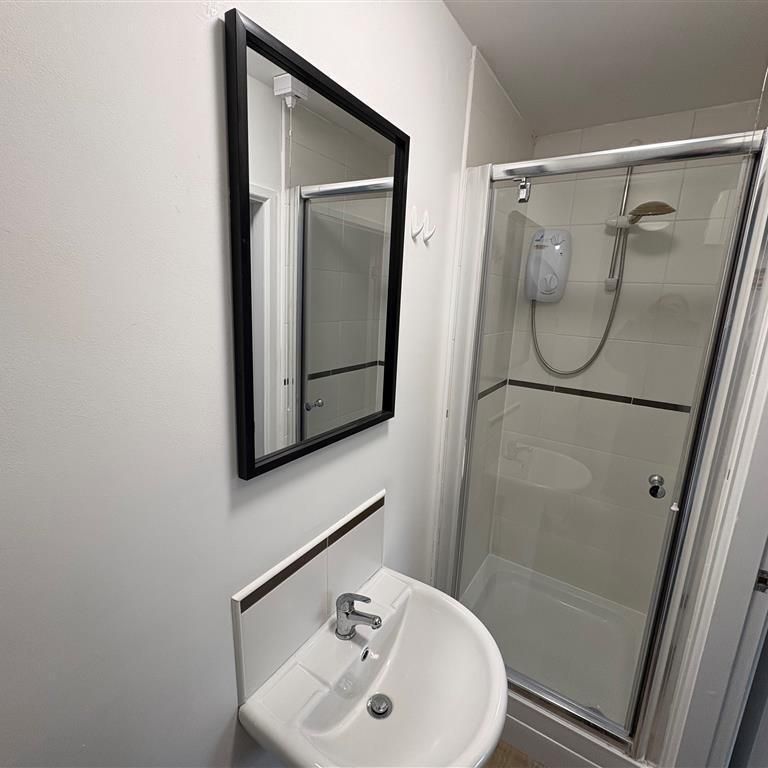 Vaughan Avenue - Photo 1