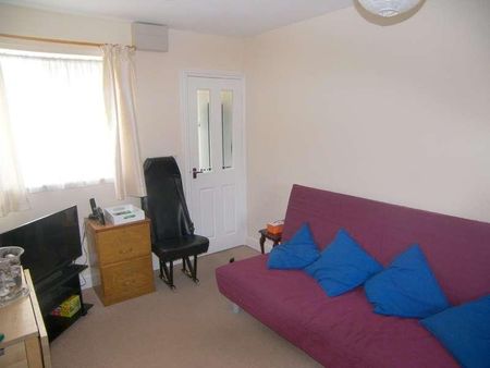 Elm Hayes, Corsham, SN13 - Photo 2