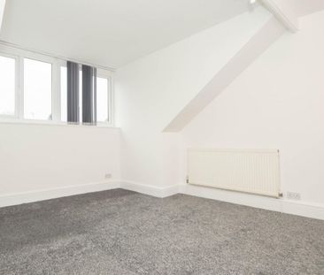 4 bedroom House To Let - Photo 3