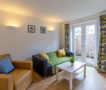 5 Bed Student Accommodation - Photo 1