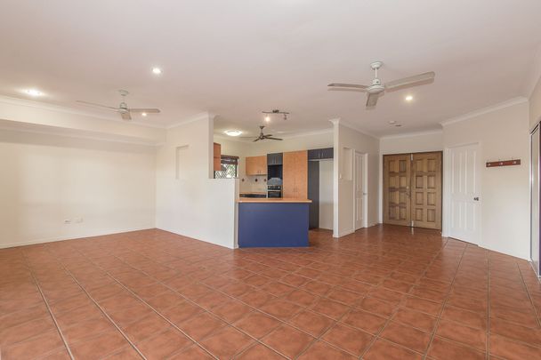 27 Woodlake Avenue, Kirwan - Photo 1