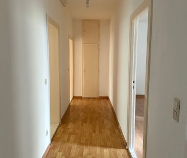 *Grün, großzügig und ruhig gelegen – 2 Zimmer in Borsigwalde suchen neue/n Mieter* - Photo 4