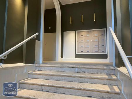 Appartement à louer 4 pièces 76.84m² - Photo 2