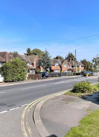 3 Bed Semi-Detached House, Summers Lane, N12 - Photo 5