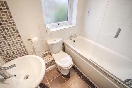 2 bedroom townhouse to rent - Photo 2