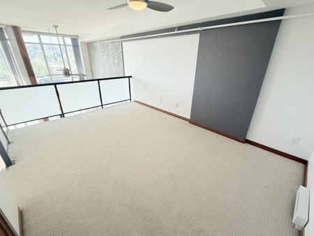 Beautiful and Bright One Bedroom Loft in Desirable New Westminster Quay - Photo 3