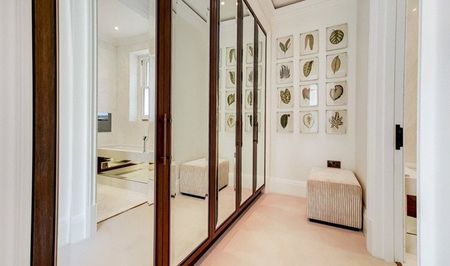 2 bedroom conversion flat with 1 reception and 2 bathrooms in Kensington, W8 - Photo 4