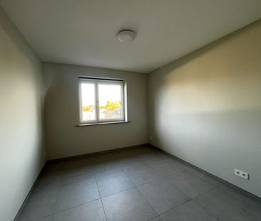 Nieuwbouwappartement met 2 slaapkamers, bureauruimte, terras en aut... - Photo 2