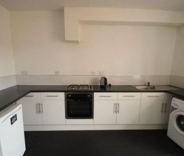 3 bedroom apartment to rent - Photo 5