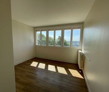 Location Appartement 4 pièces 92m² - Photo 2