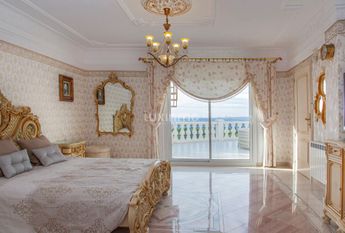 Luxury living experience in Altea