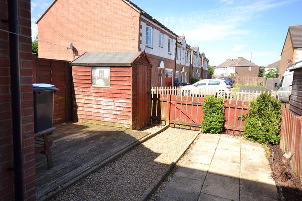 3 bedroom terraced house to rent - Photo 1