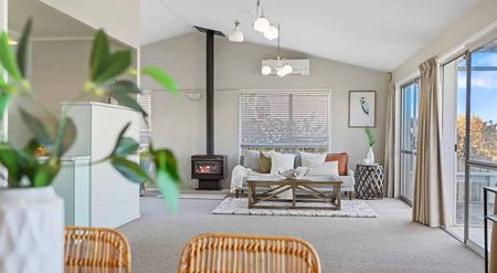 Four Bedrooms Plus Office - Photo 2