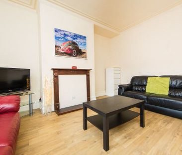 Queens Road, Hyde Park, Leeds - Photo 1