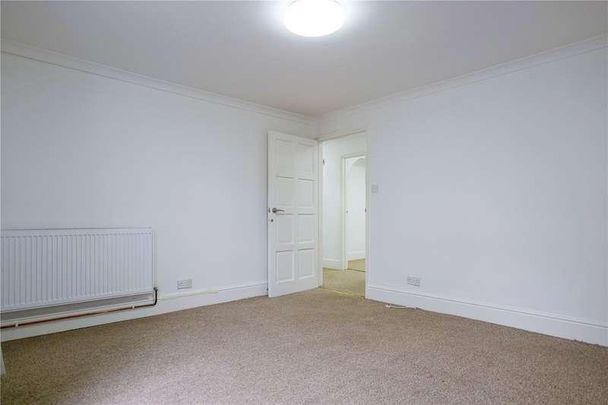 Milman Road, Reading, Berkshire, RG2 - Photo 1