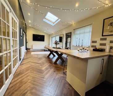 4 bedroom semi-detached house to rent - Photo 3