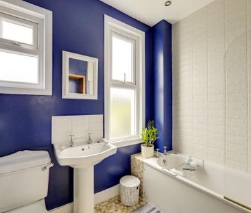 3 bedroom terraced house to rent - Photo 6