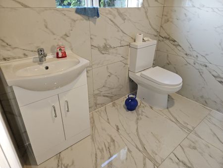 Room in a Shared Flat, Eastern Avenue, IG2 - Photo 5