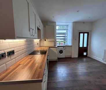 2 bedroom terraced house to rent - Photo 4