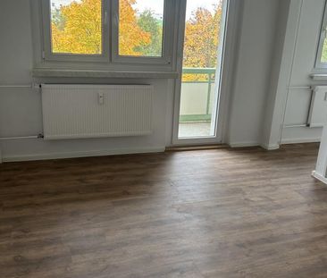 Be quick: Small 2-room apartment with balcony!!! - Foto 1