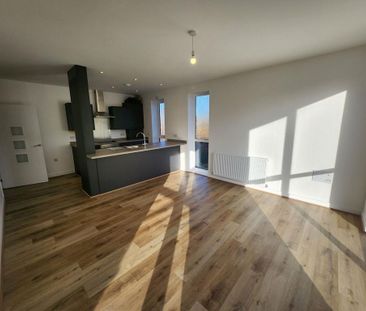 2 bedroom apartment to rent - Photo 2