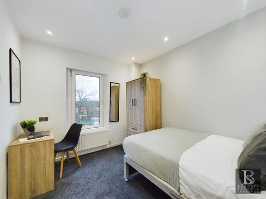 1 bedroom in a house share to rent - Photo 1