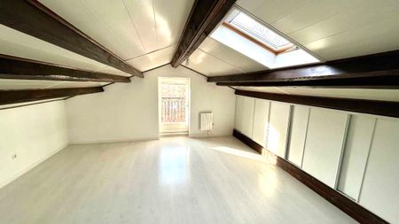 Location / Duplex - Photo 5