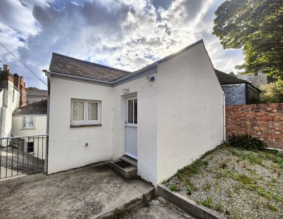 Bakers Loft, Falmouth, TR11 - Photo 1