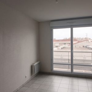 Location Appartement 2 pièces 35m² - Photo 2