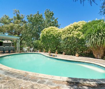 Charming Family Home in Tranquil Location with Out Door Pool. - Photo 3