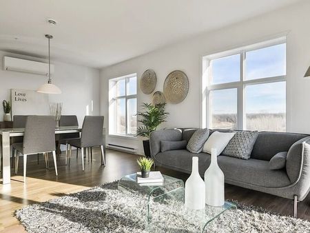 7165 Lunan Street, Brossard, QC - Photo 3