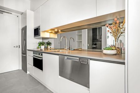 Ground Floor - As new studio in a small boutique complex - Photo 5