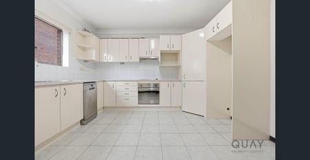 Outstanding 2 bedroom - Photo 3