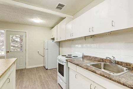 2 Bedroom - Photo 4
