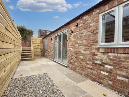 2 bedroom bungalow to rent - Photo 2