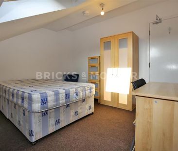 4 bedroom maisonette to rent - Photo 4