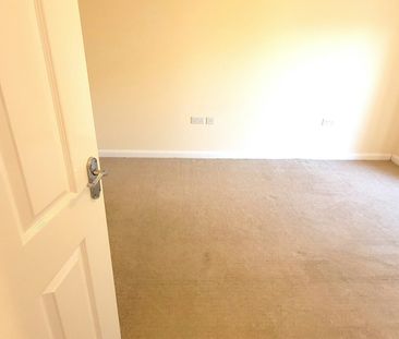 Terraced House to rent on - Photo 4