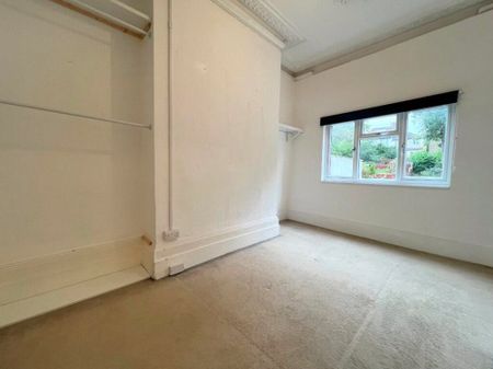 St. Mary's Road, London, SE25 - Photo 2