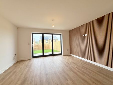 3 bedroom semi-detached house to rent - Photo 2