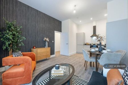 2 bedroom flat to rent - Photo 2