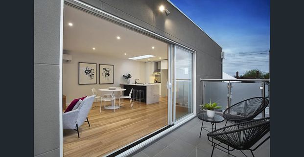 Stunning Two Bedroom Townhouse - Photo 1