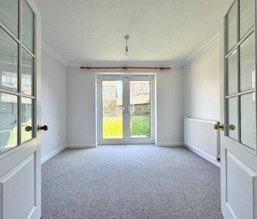 4 bedroom detached house to rent - Photo 2