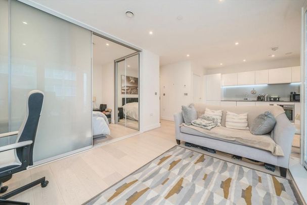 Studio to rent - Photo 1