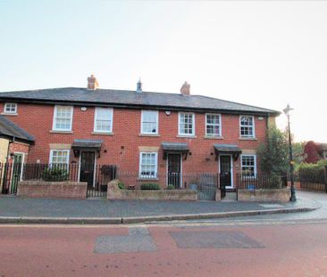 2 bedroom terraced house to rent - Photo 2