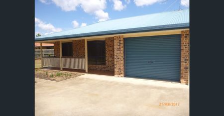 Brick Unit in Quiet Cul-de-Sac - Photo 5