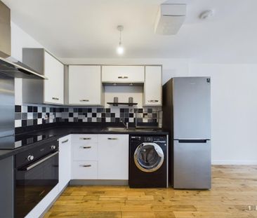 2 bedroom flat to rent - Photo 6