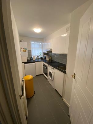 1 Bed Flat, Sutton Square, E9 - Photo 1