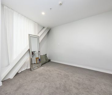 Two-Bedroom Apartment in Mount Eden - Photo 2