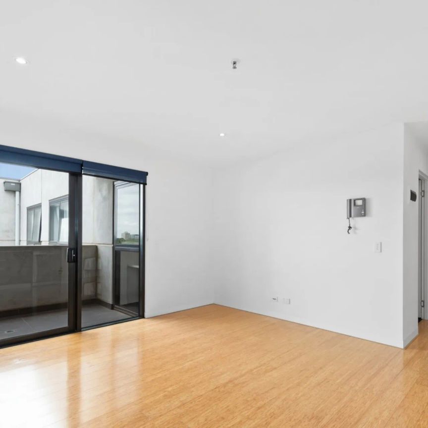 Perfect Positioned Inner City Living - Photo 1